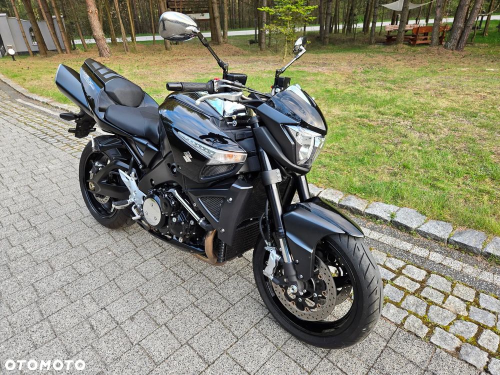 Suzuki GSX - 8