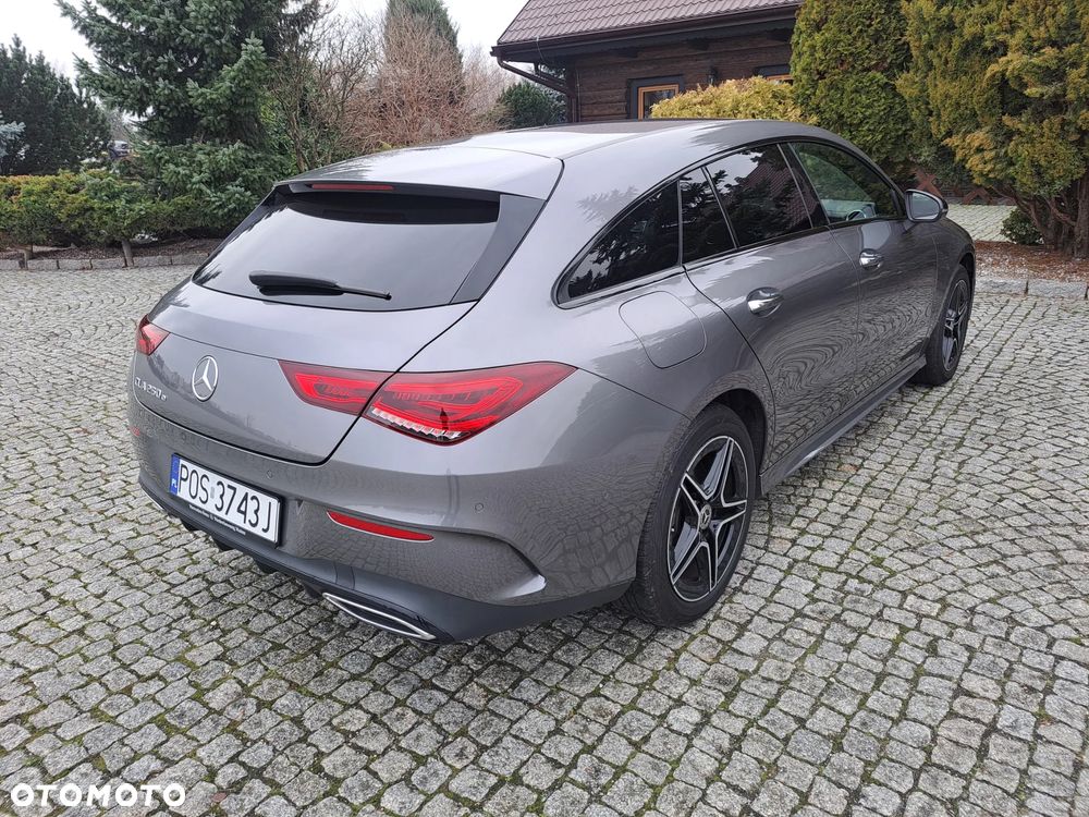 Mercedes-Benz CLA ver-250-e-shooting-brake-8g--dct-edition-amg-line - 14