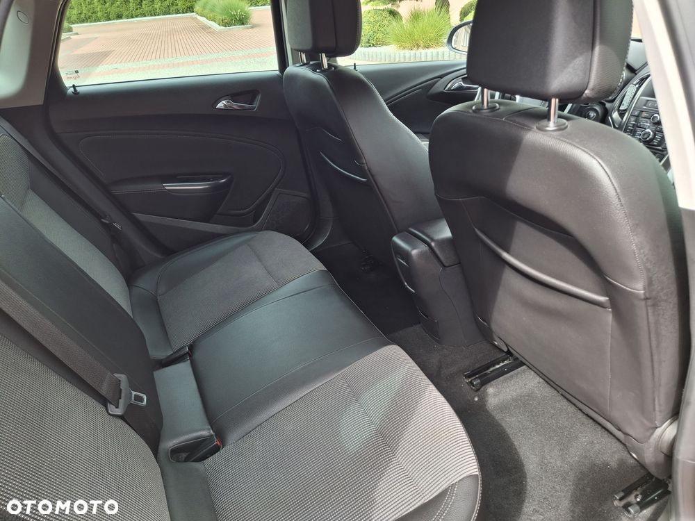 Opel Astra 1.7 CDTI Cosmo - 11