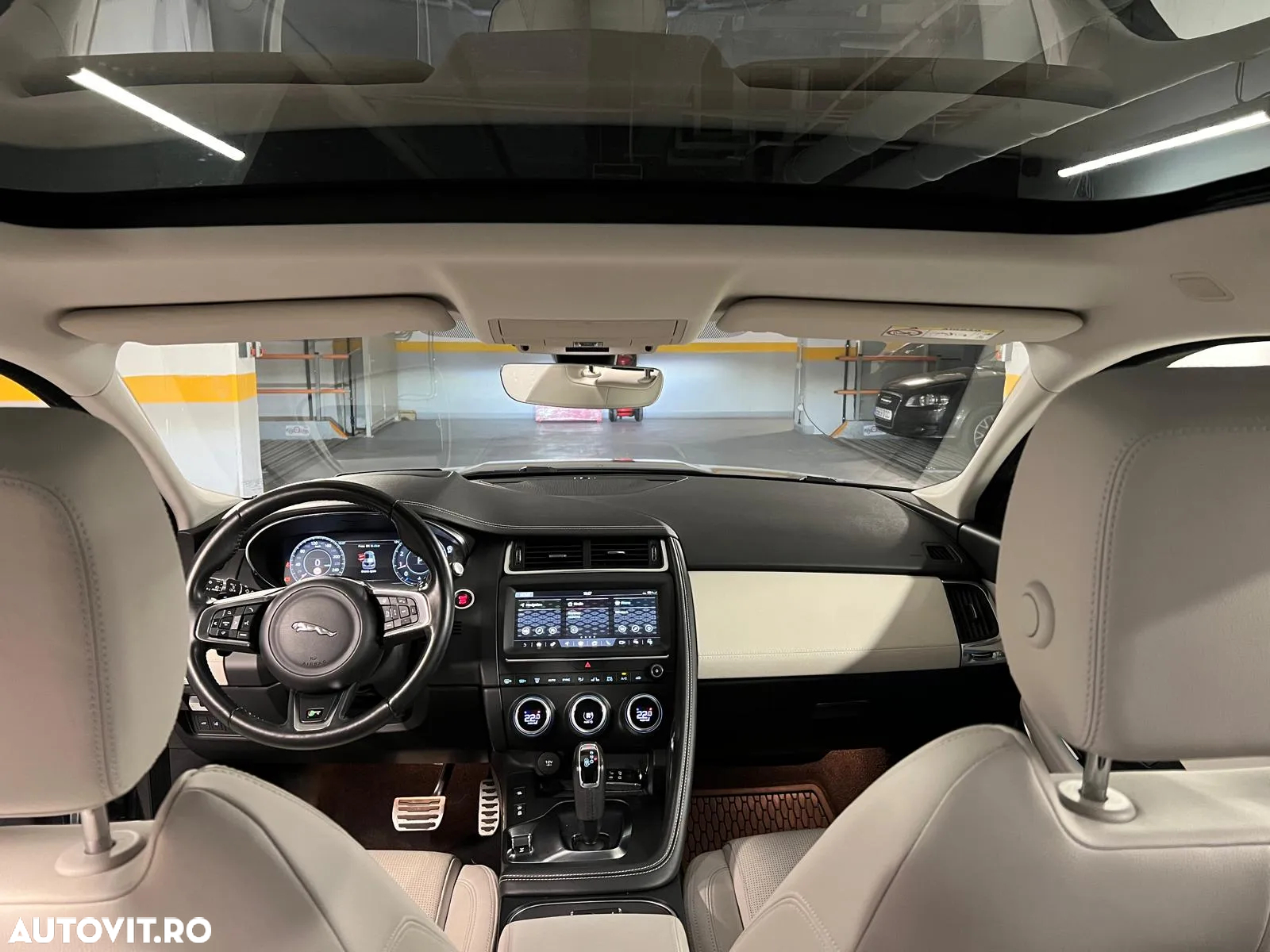 Jaguar E-Pace P250 AWD R-Dynamic HSE - 7