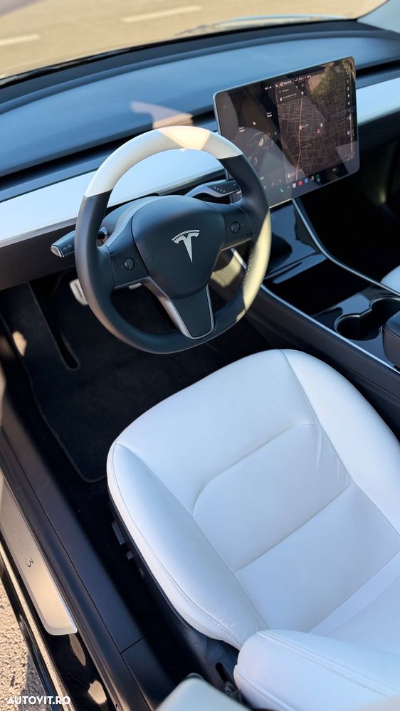 Tesla Model 3 - 7
