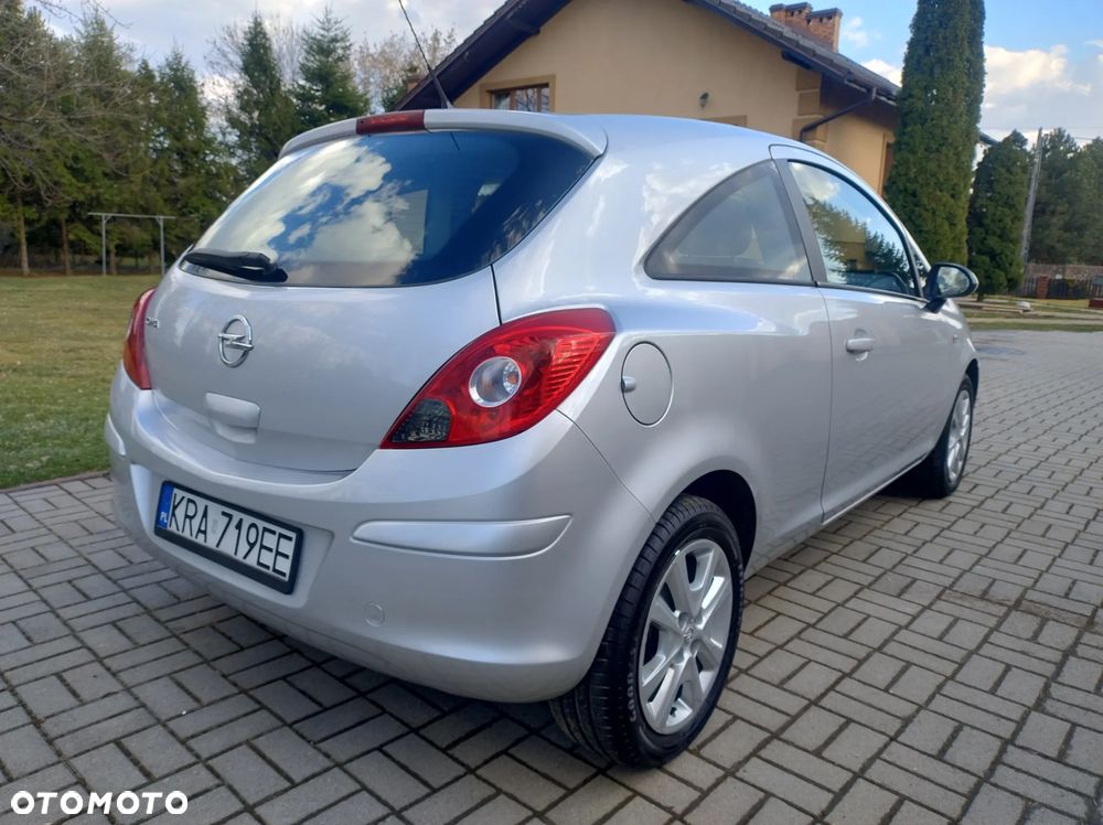 Opel Corsa 1.2 16V Cosmo - 7
