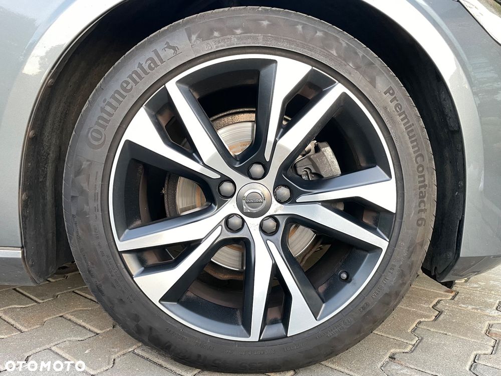 Volvo V60 D4 R-Design - 34