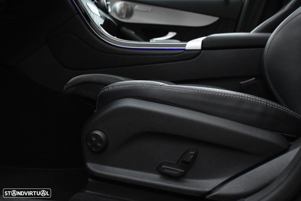 Mercedes-Benz GLC 300 e Coupe 4Matic 9G-TRONIC AMG Line - 31