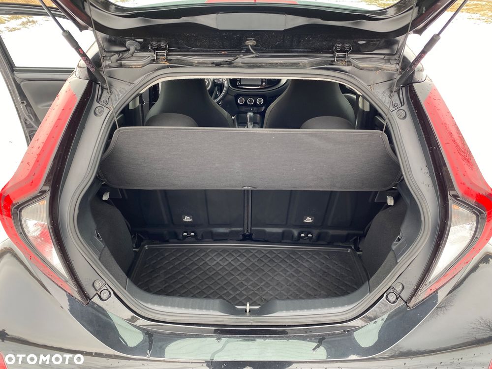 Toyota Aygo X S-CVT Limited - 21