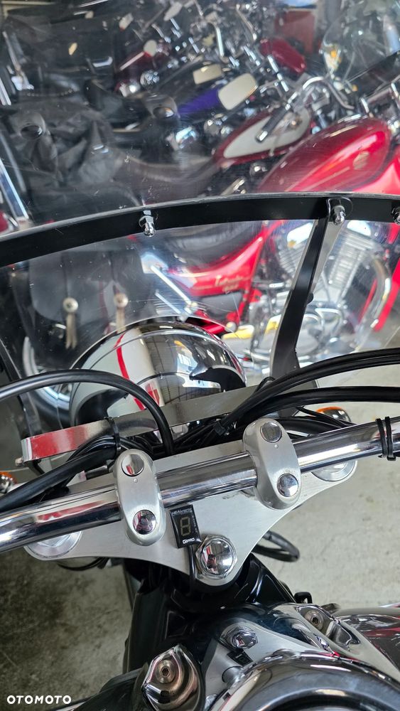 Suzuki Intruder - 11