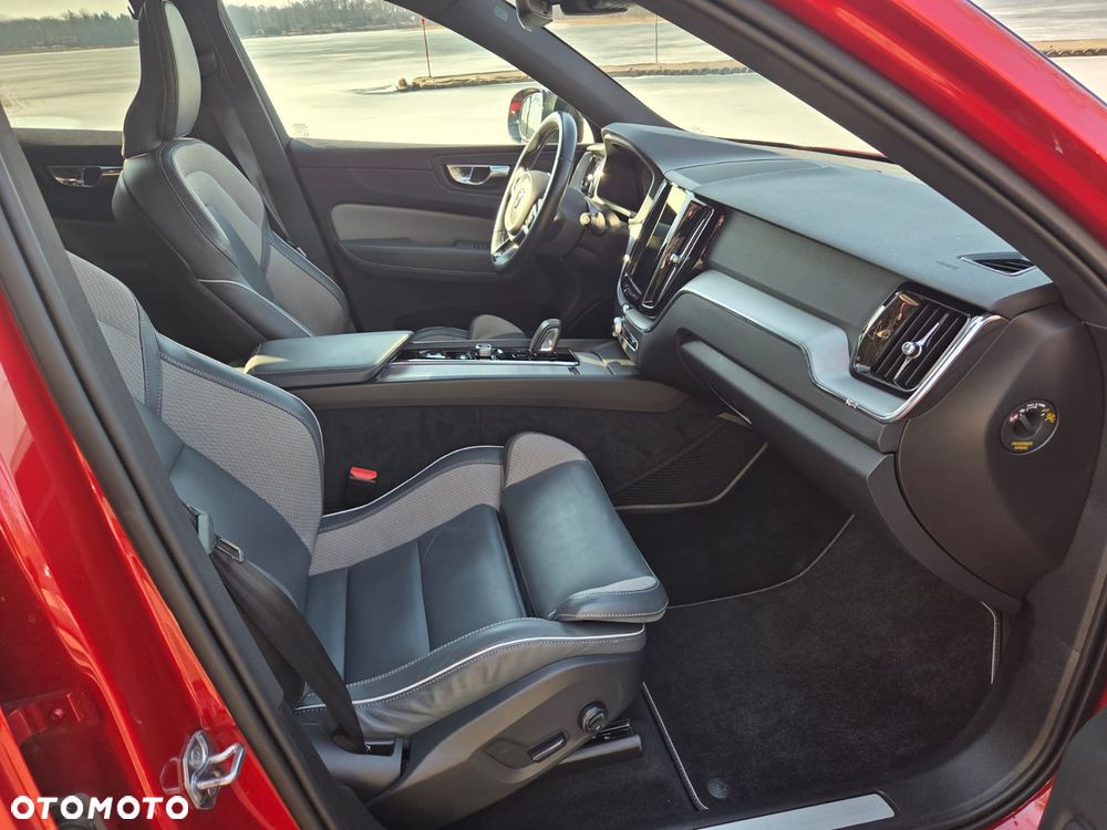 Volvo XC 60 B5 B AWD R-Design - 23