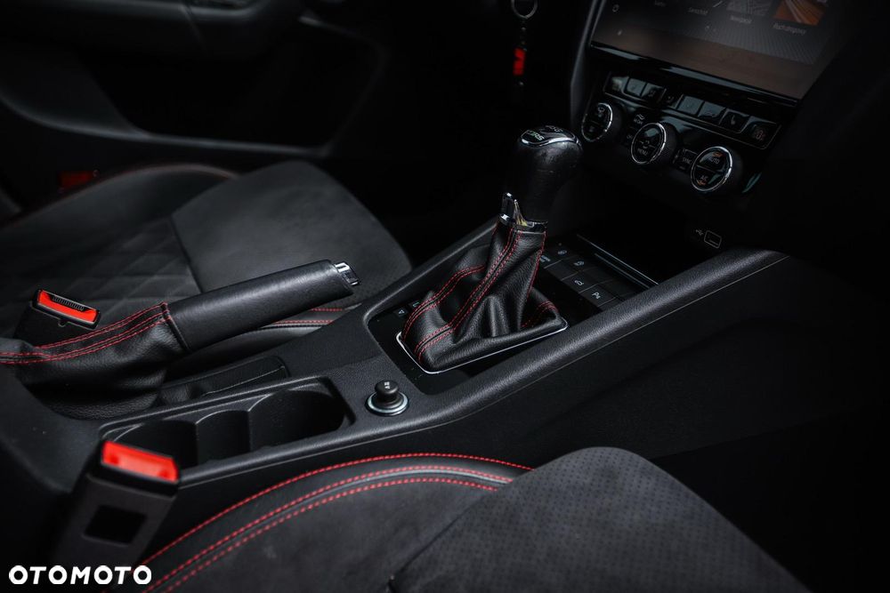 Skoda Octavia 2.0 TSI RS 245 DSG - 9