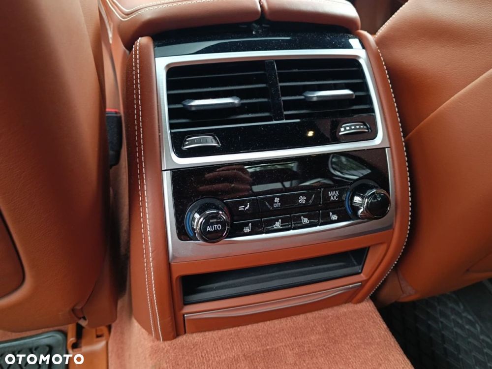 BMW Seria 7 - 33