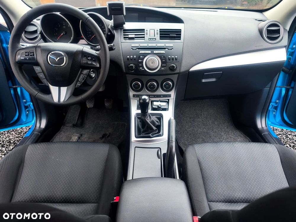 Mazda 3 1.6 Exclusive + - 6