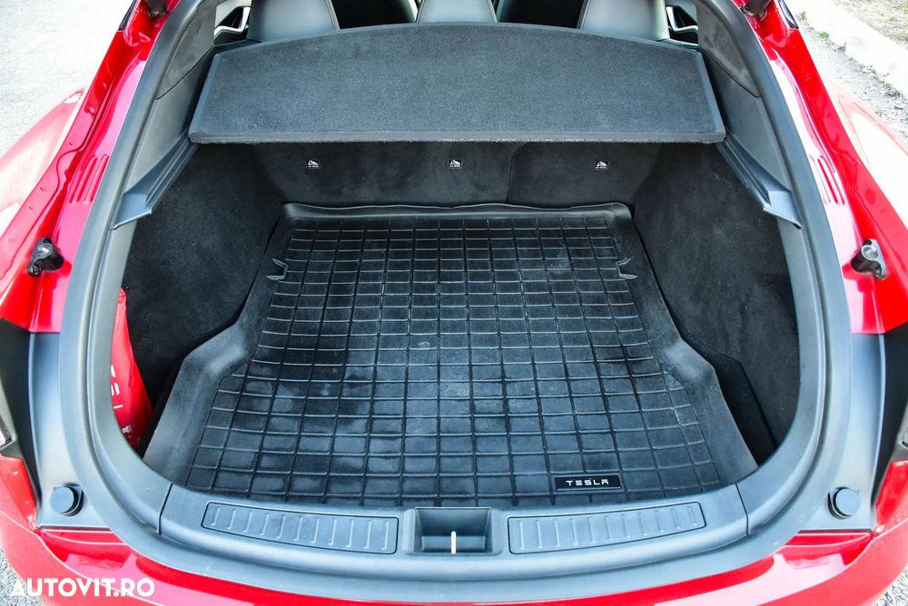 Tesla Model S - 12