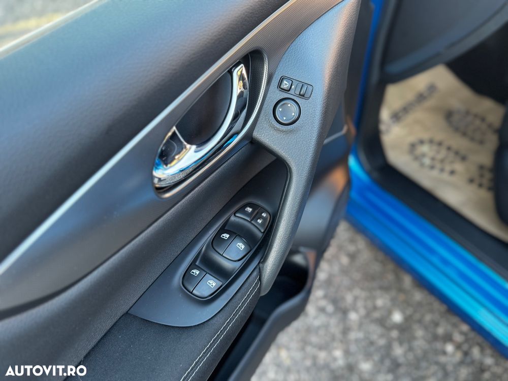 Nissan Qashqai 1.6 DCI Xtronic N-Connecta - 39