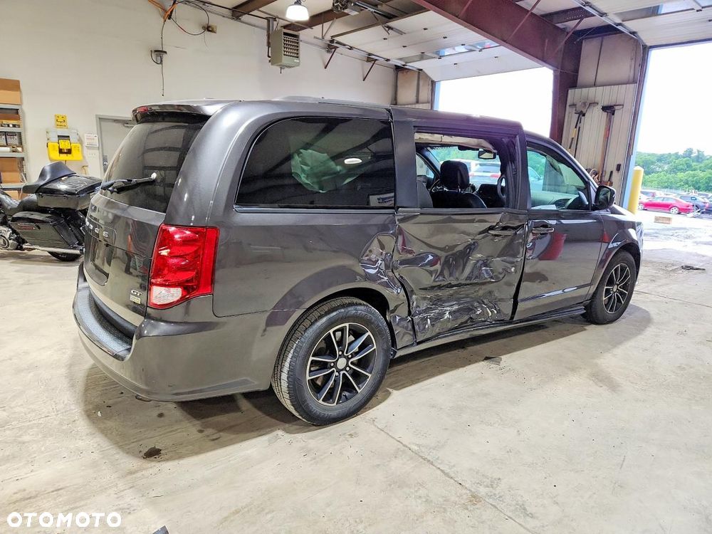 Dodge Grand Caravan 3.6 R/T - 27