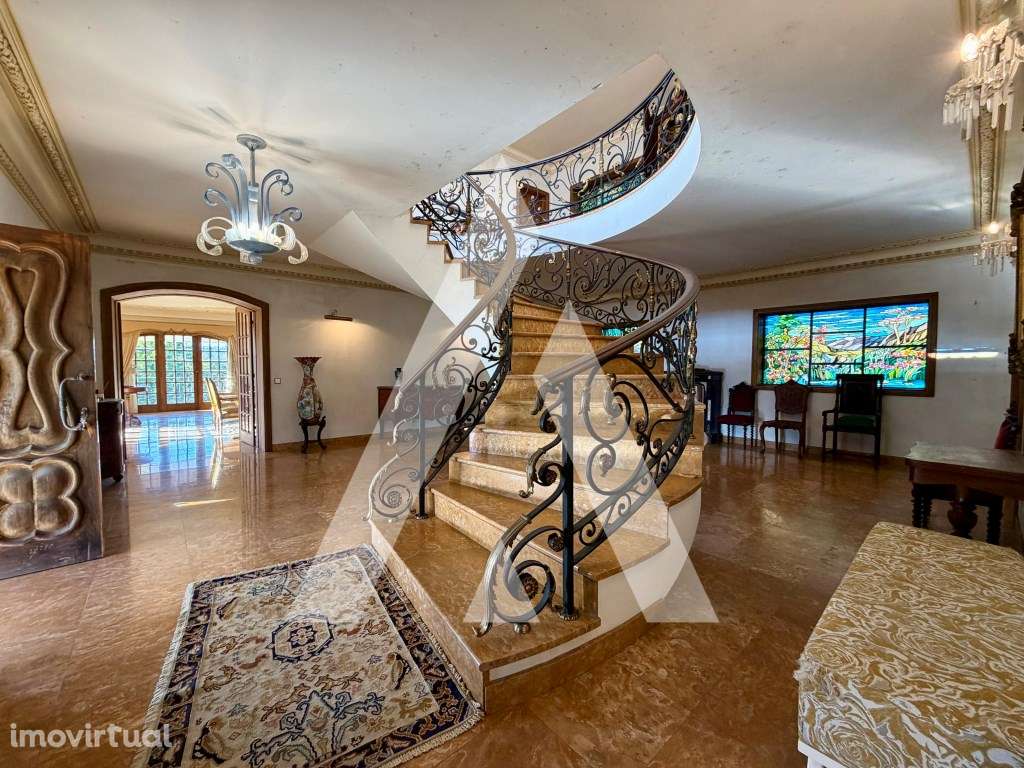 Moradia de Prestígio com 10.800 m² de Terreno em Guimarães. - Grande imagem: 2/36