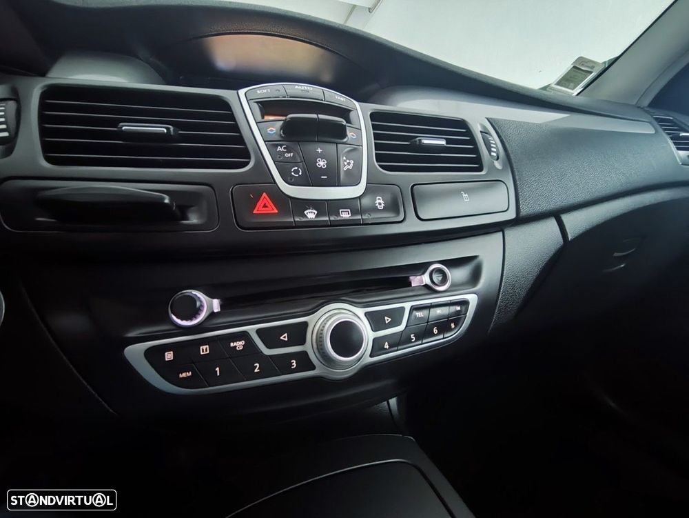 Renault Laguna Break 2.0 dCi Dynamique S 4control - 21