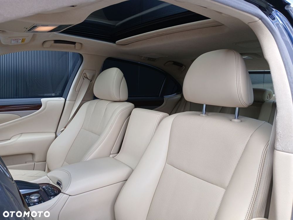 Lexus LS - 16