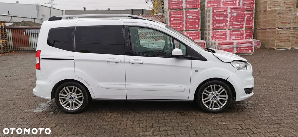 Ford Tourneo Courier 1.5 TDCi Titanium - 8