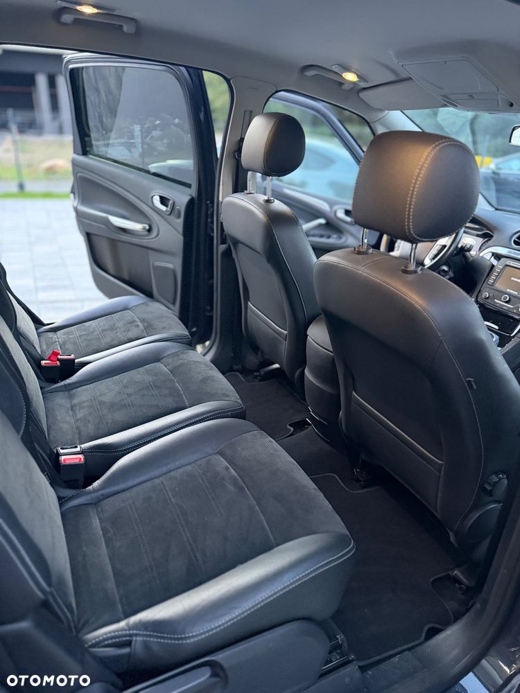 Ford S-Max - 37