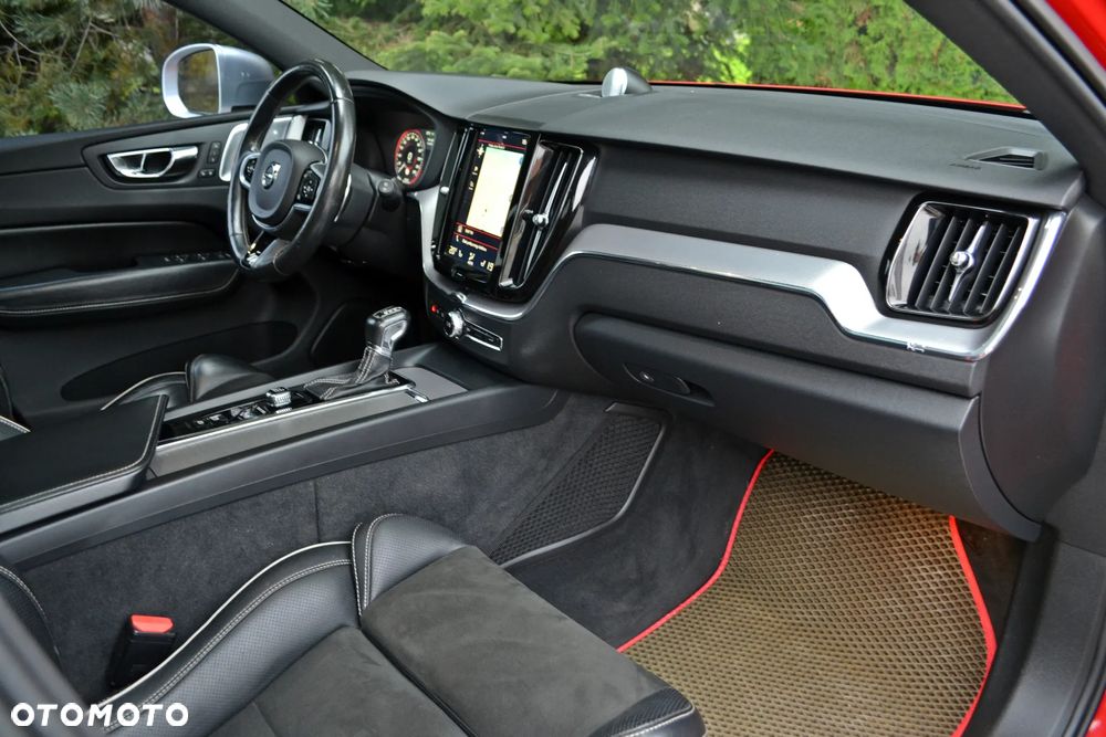 Volvo XC 60 T5 AWD R-Design - 16