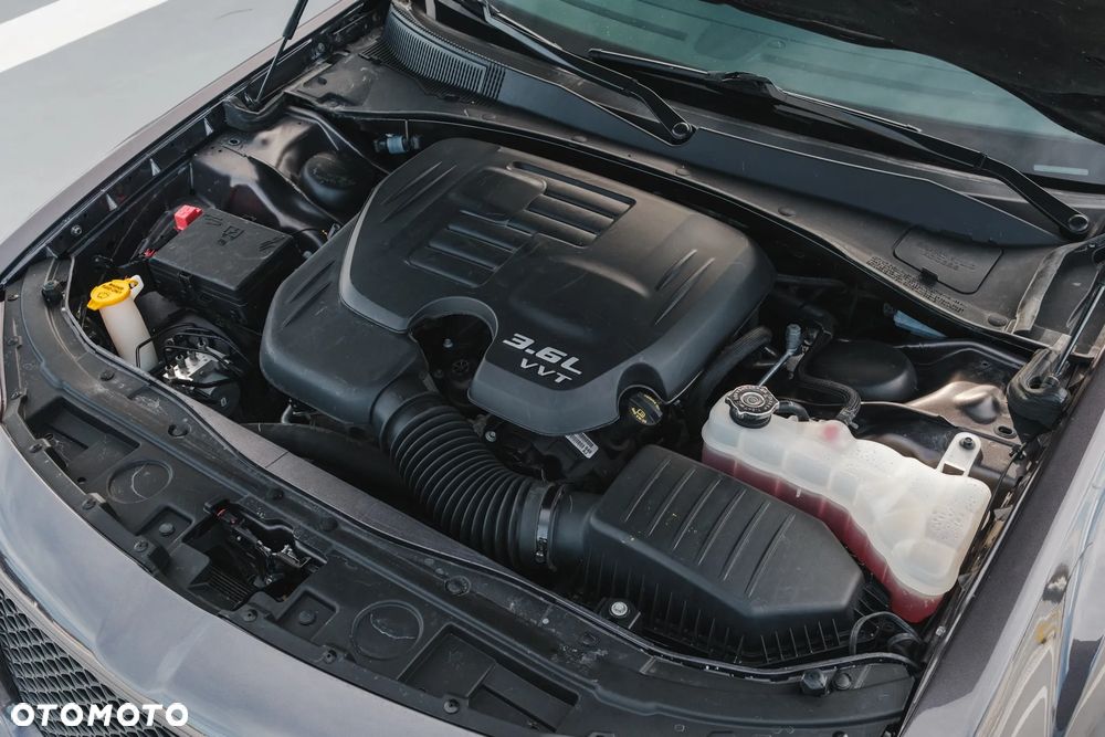 Chrysler 300s - 13