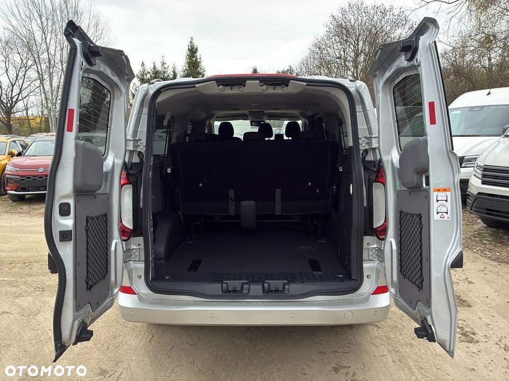 Volkswagen Transporter Kombi L2H1 M1 - 10