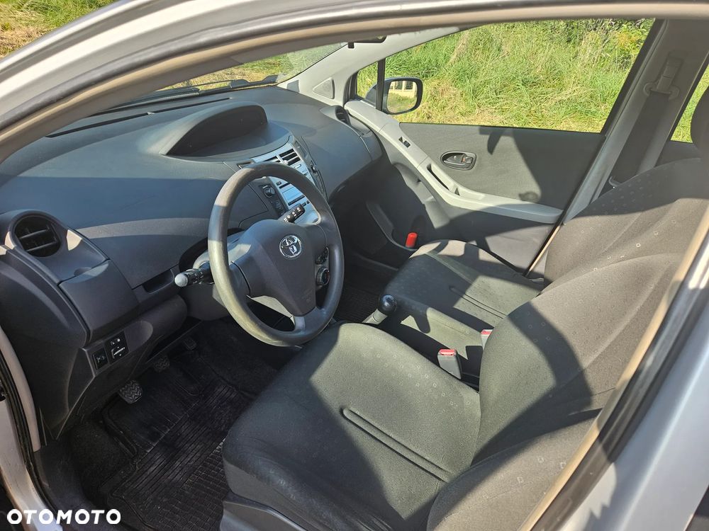 Toyota Yaris - 6
