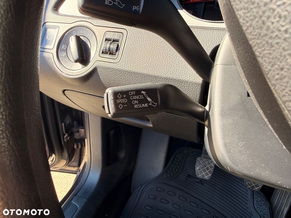 Volkswagen Passat 2.0 TDI Comfortline - 14