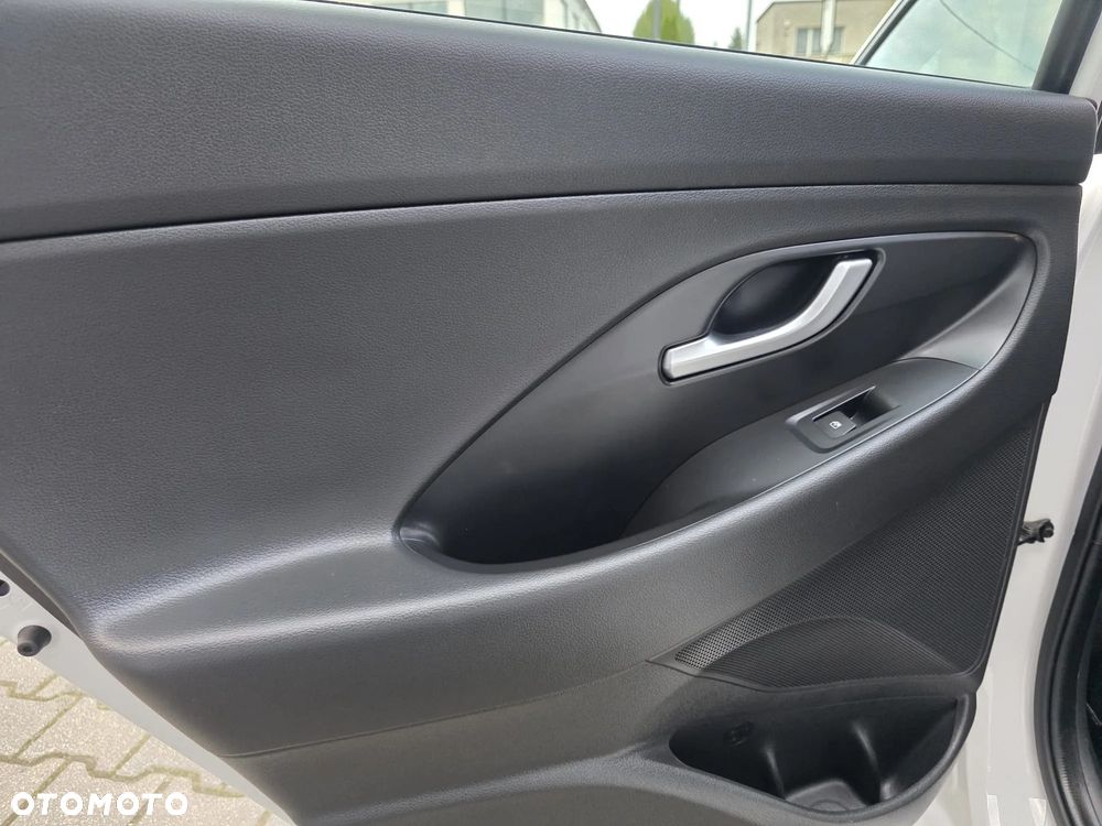Hyundai i30 1.5 DPI Comfort - 10