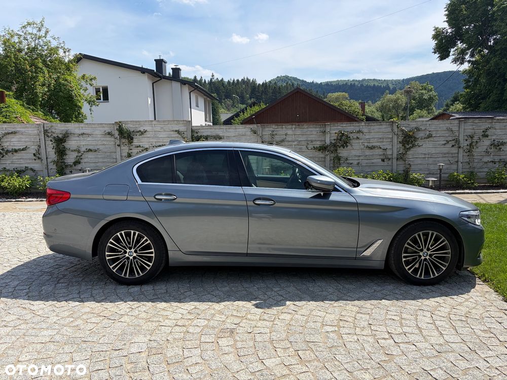 BMW Seria 5 540i Luxury Line sport - 4