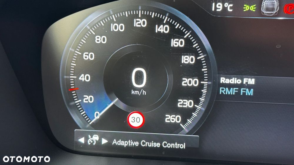 Volvo V60 B4 D R-Design - 14