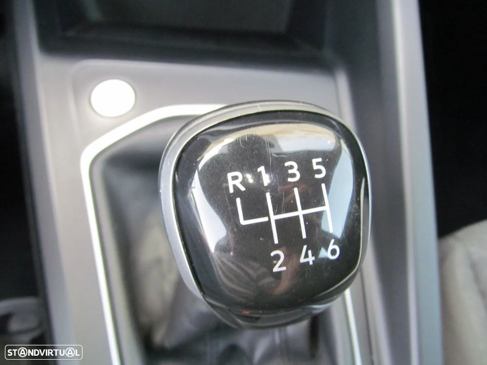 VW Golf 1.0 TSI Confortline - 23