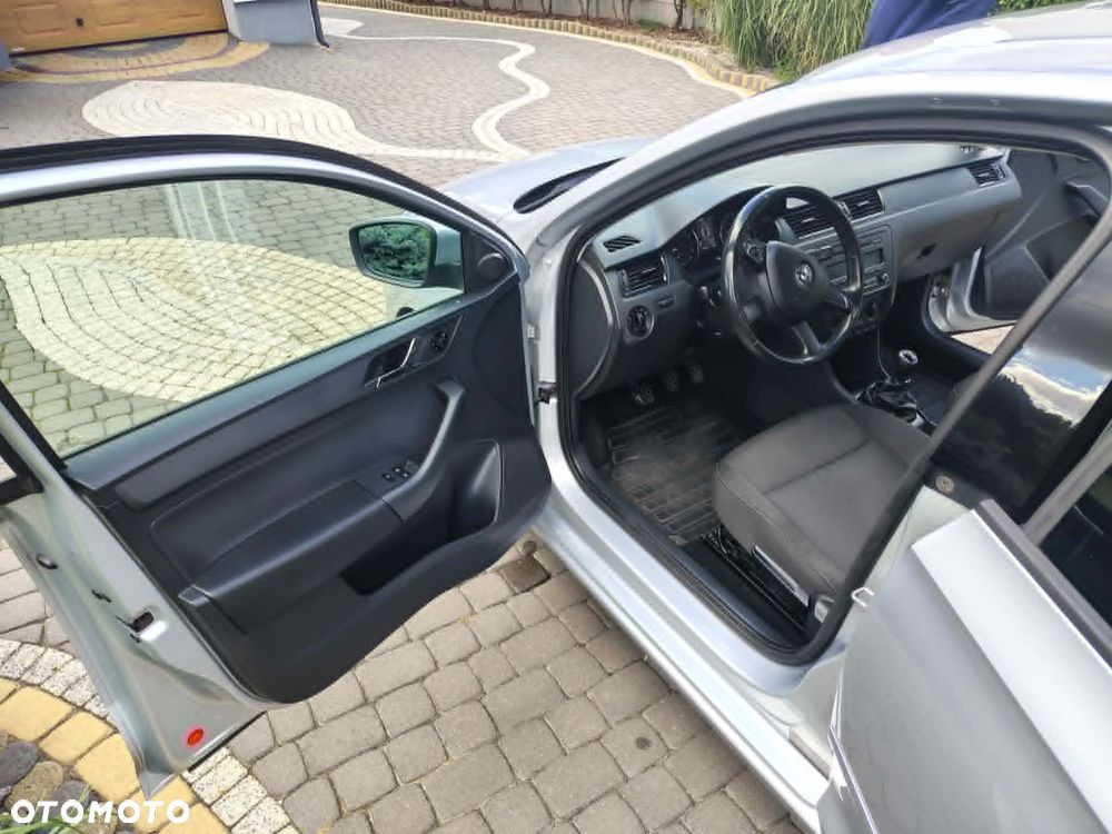 Skoda RAPID 1.6 TDI DPF Ambition - 12