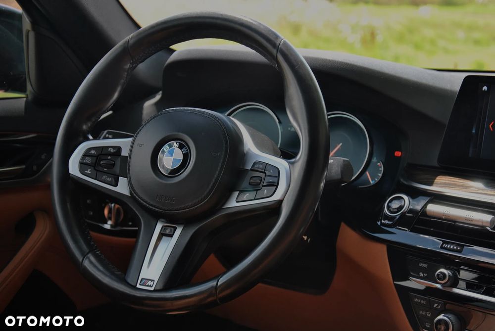 BMW Seria 5 540i xDrive Sport Line - 9