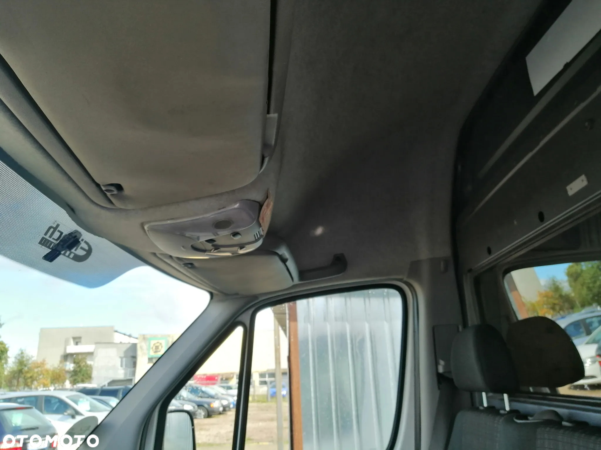 Mercedes-Benz Sprinter - 11