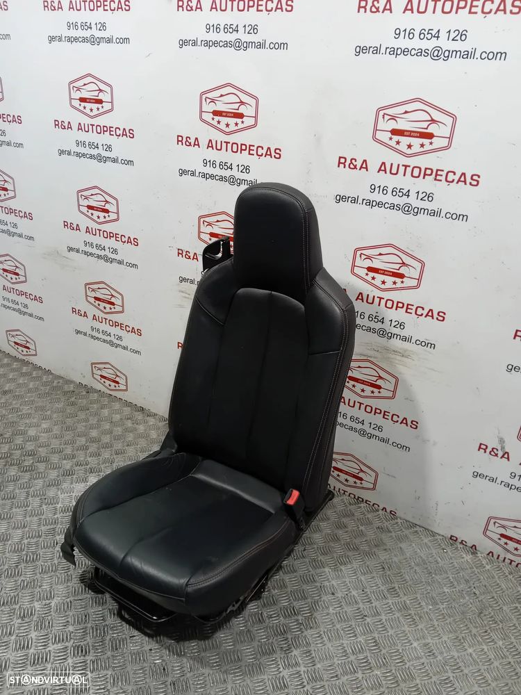 Conjunto de Bancos Mazda MX-5 NC em Pele Original - 8