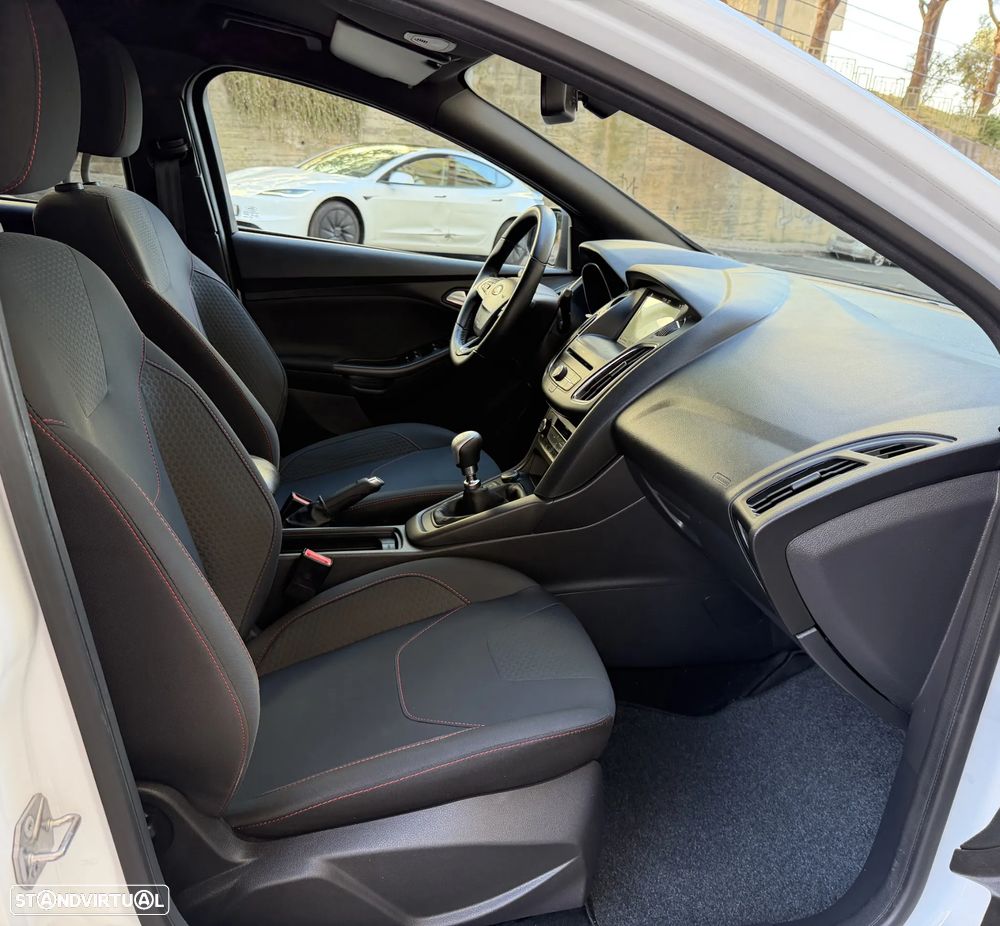 Ford Focus 1.5 TDCi ECOBlue ST-Line - 20