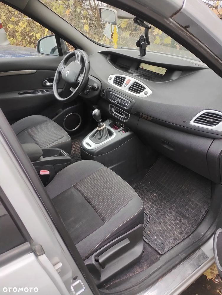 Renault Scenic 1.5 dCi Emotion - 5