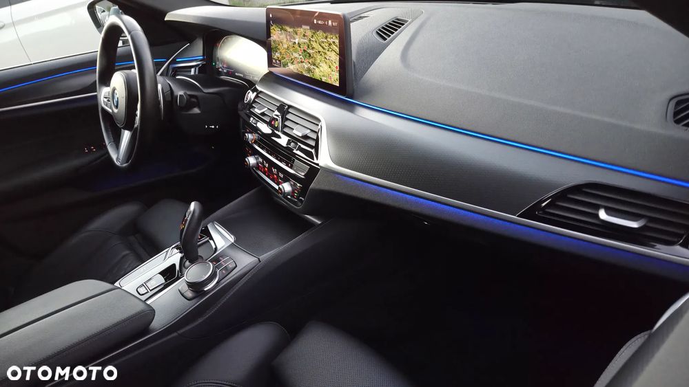 BMW Seria 5 520d xDrive Touring M Sport Edition - 15