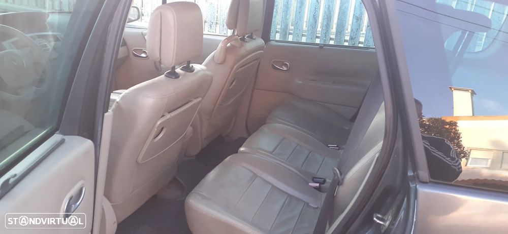 Renault Grand Scénic 1.5 dCi S 7L. - 4