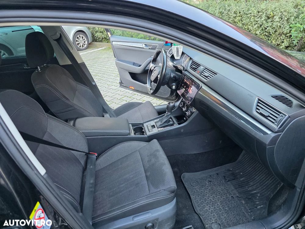 Skoda Superb 2.0 TDI DSG Style - 6
