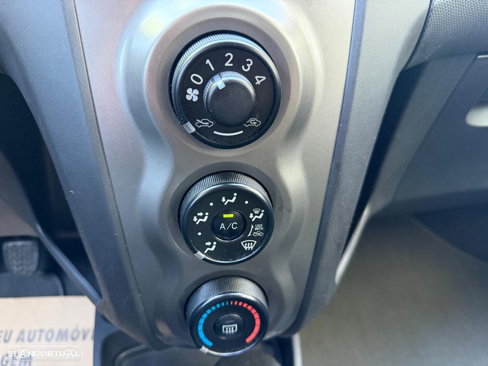Toyota Yaris 1.0 VVT-i Sol+AC - 8