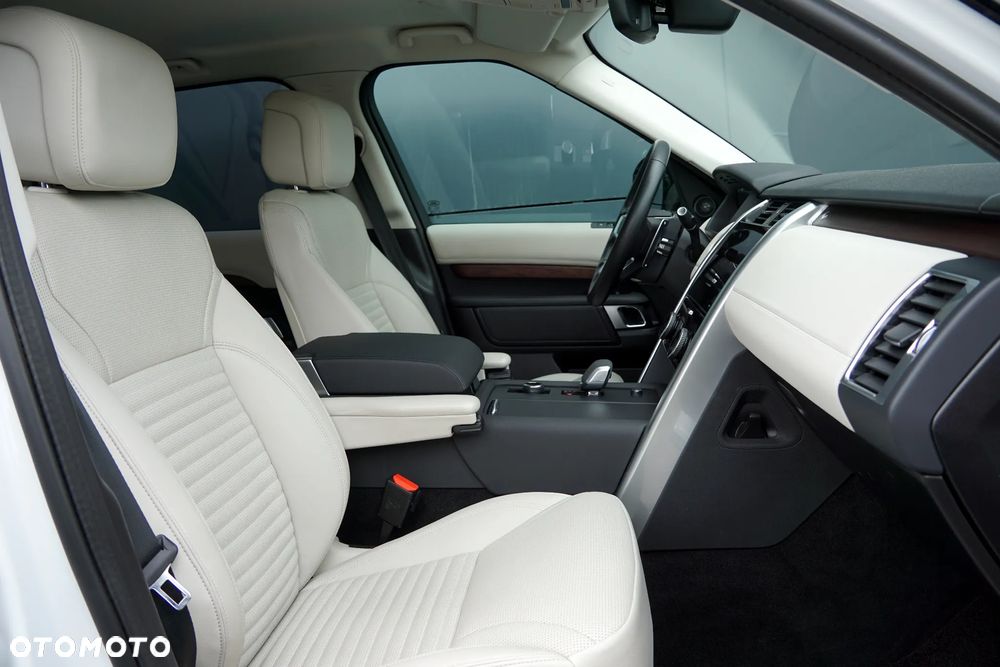 Land Rover Discovery 3.0 D250 mHEV SE - 30