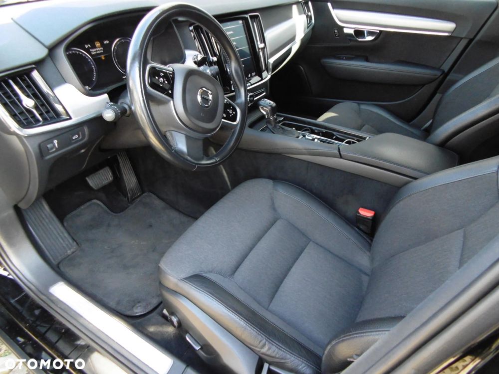 Volvo V90 D4 Momentum - 12