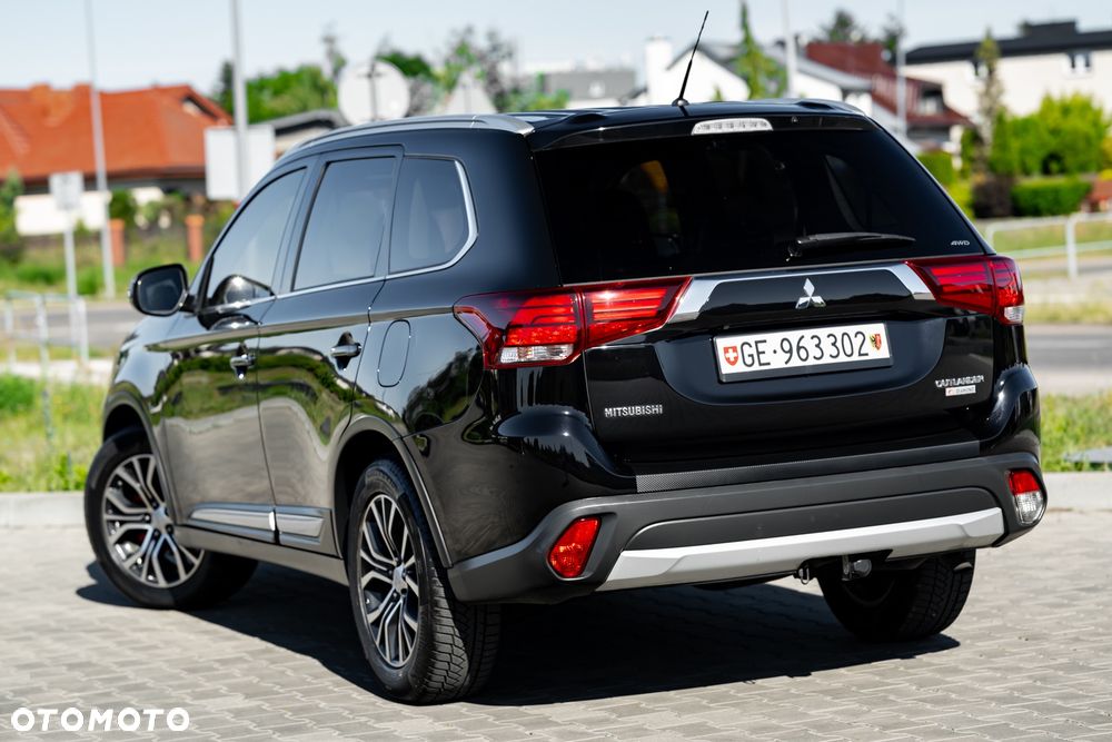 Mitsubishi Outlander 2.2 DI-D 4WD Automatik Invite - 9