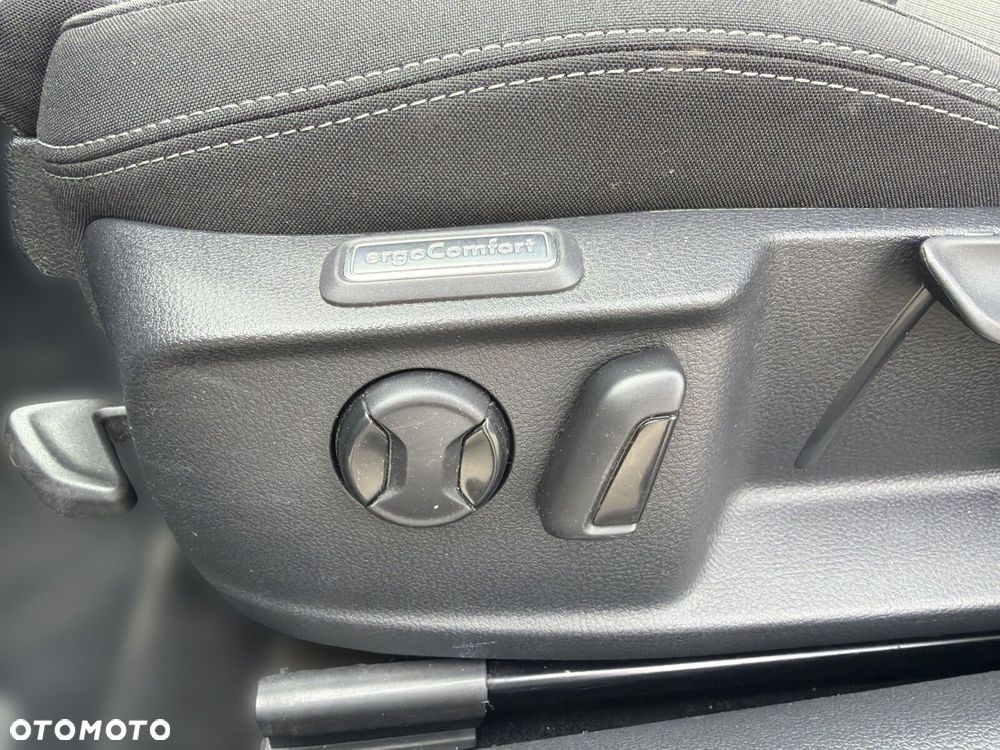 Volkswagen Passat - 22