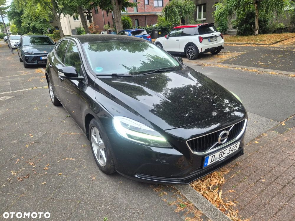 Volvo V40 T2 Momentum - 4