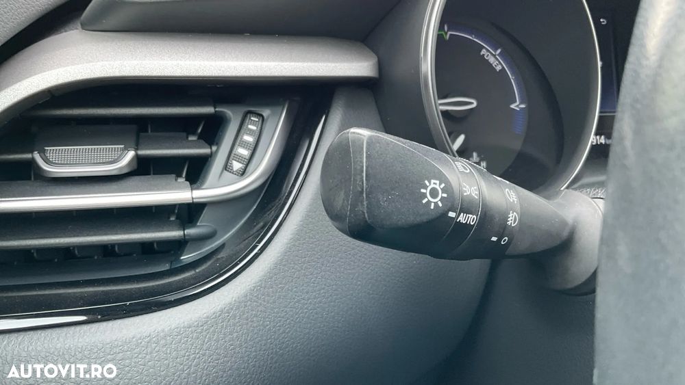 Toyota C-HR 2.0 HSD 184 CP 4x2 CVT C-ult - 32