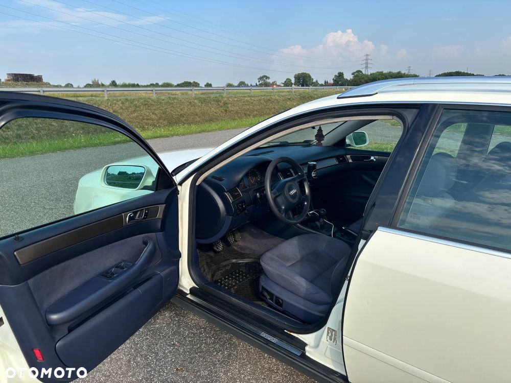 Audi A6 Avant 2.4 - 5