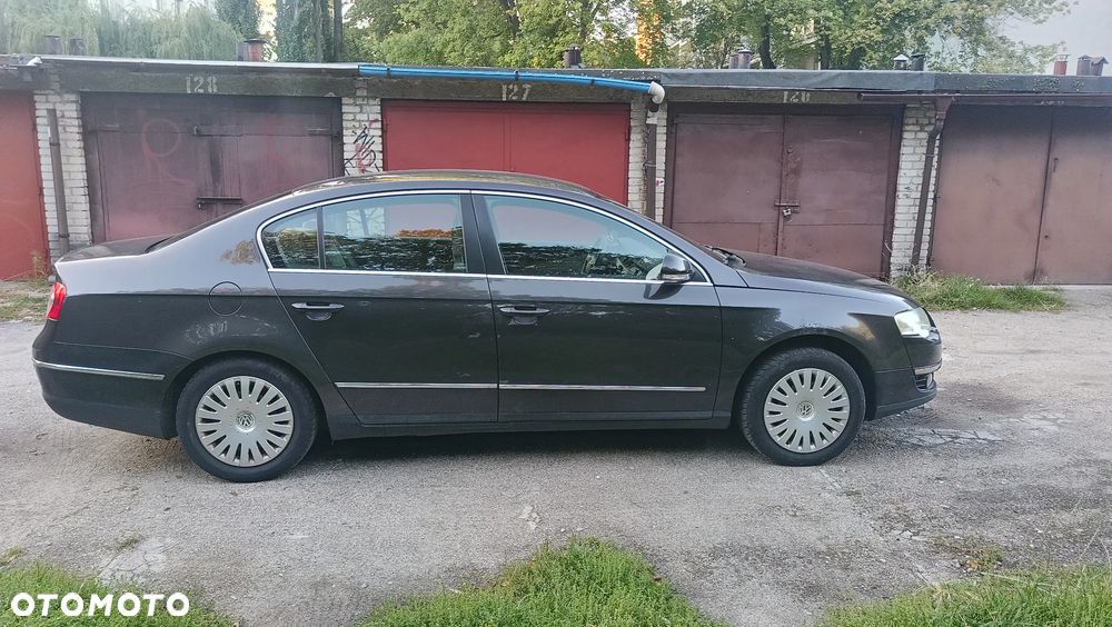 Volkswagen Passat 2.0 FSI Comfortline - 4