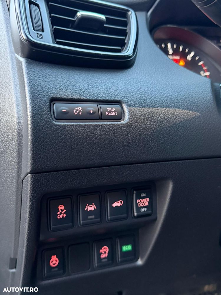 Nissan X-Trail 2.0D XTRONIC Start/Stop 4x4-i Tekna - 10